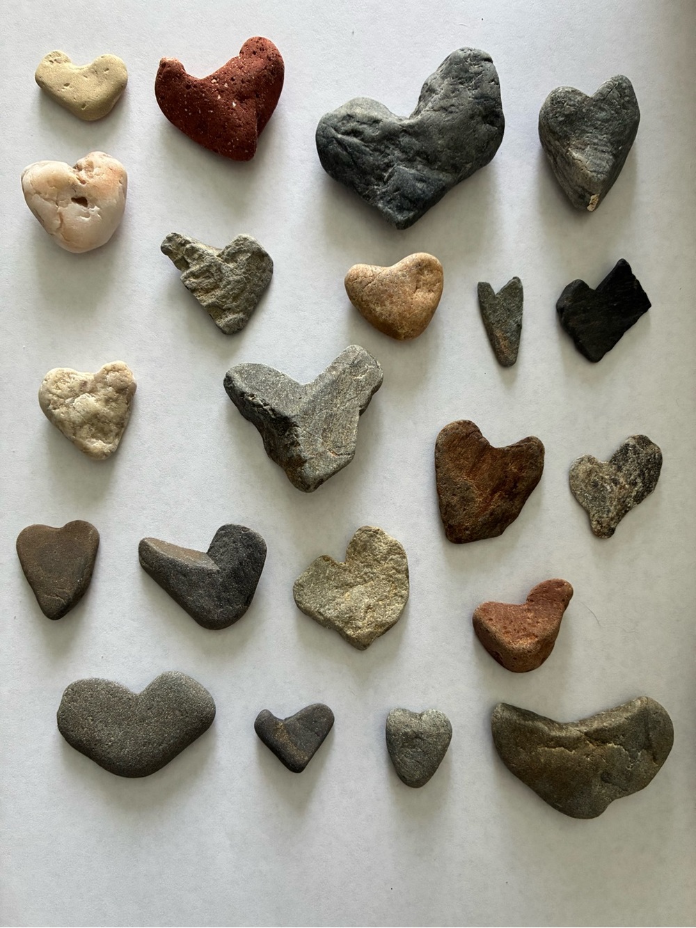Assorted Heart-Shaped Beach Stones - Natural Mixed Colors